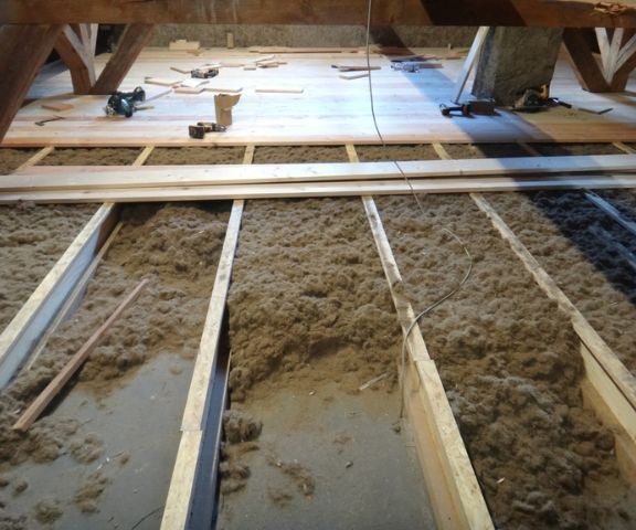 Isolation de plancher de combles perdus par soufflage
